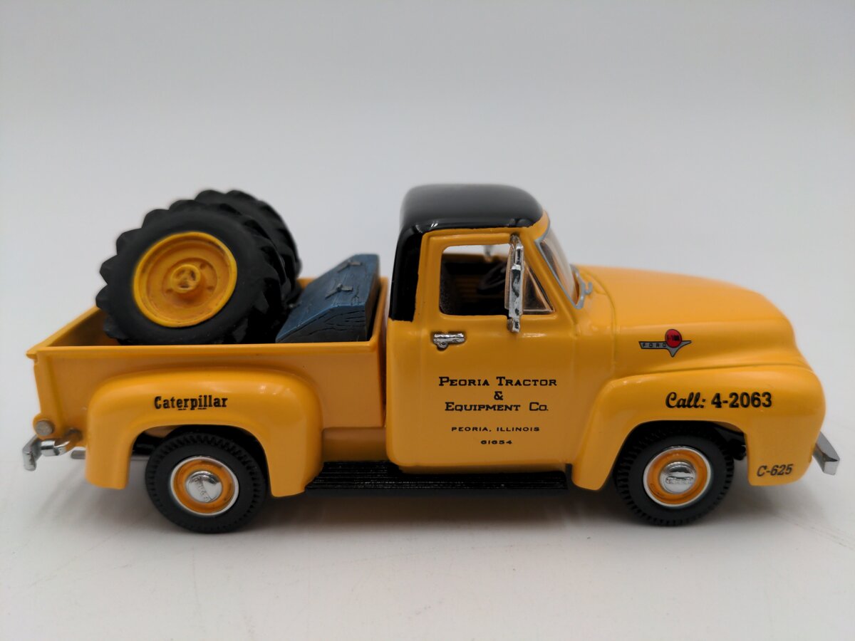 Matchbox YIS02 1:43 Scale Diecast Caterpillar 1955 Ford F100 VG