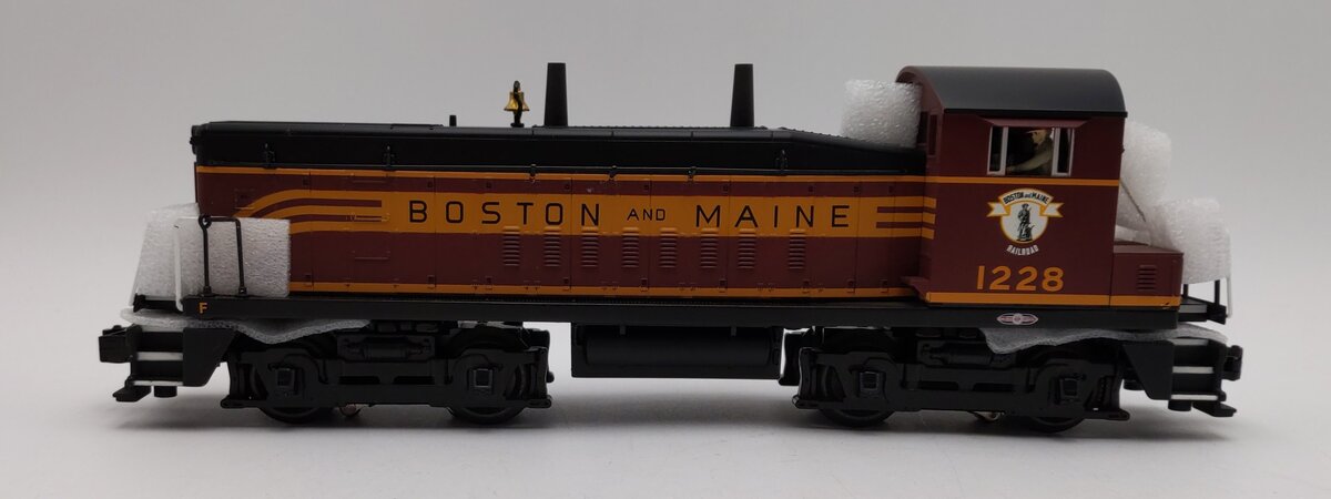 MTH 30-20910-1 O B&M SW-9 Switcher Diesel Locomotive with Proto-Sound 3.0 #1228 LN/Box