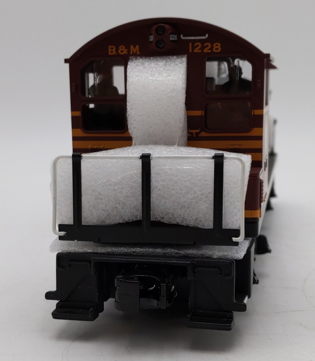 MTH 30-20910-1 O B&M SW-9 Switcher Diesel Locomotive with Proto-Sound 3.0 #1228 LN/Box