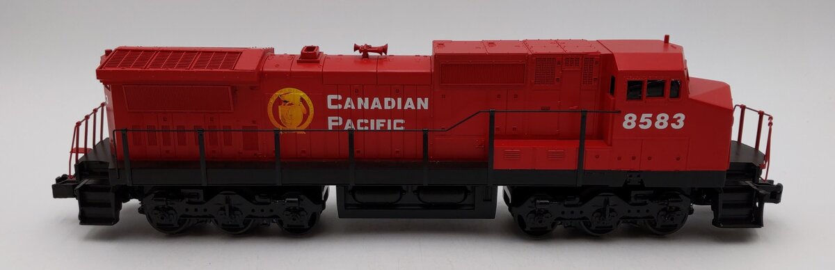 MTH 33-2031-1 Canadian Pacific Dash-8 Diesel Engine w/Horn & Bell #8583 LN/Box