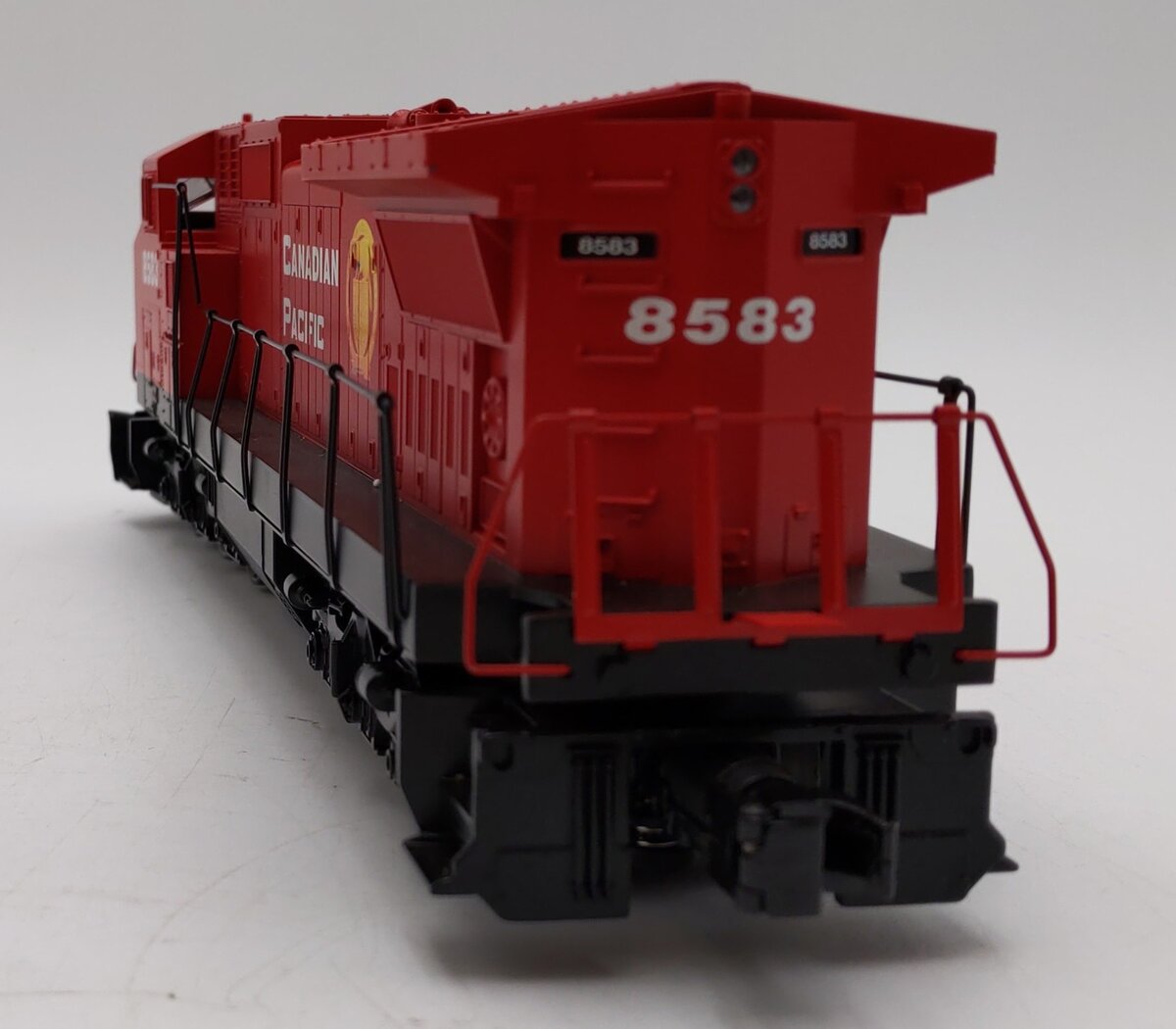 MTH 33-2031-1 Canadian Pacific Dash-8 Diesel Engine w/Horn & Bell #8583 LN/Box