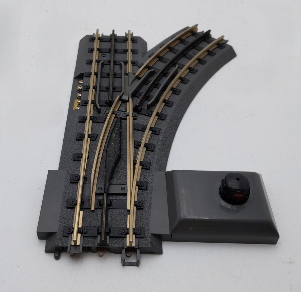 MTH 40-1004 O 31 RealTrax Nickel Silver Right Hand Remote Switch Turnout LN/Box
