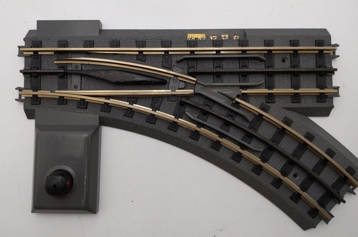 MTH 40-1004 O 31 RealTrax Nickel Silver Right Hand Remote Switch Turnout LN/Box