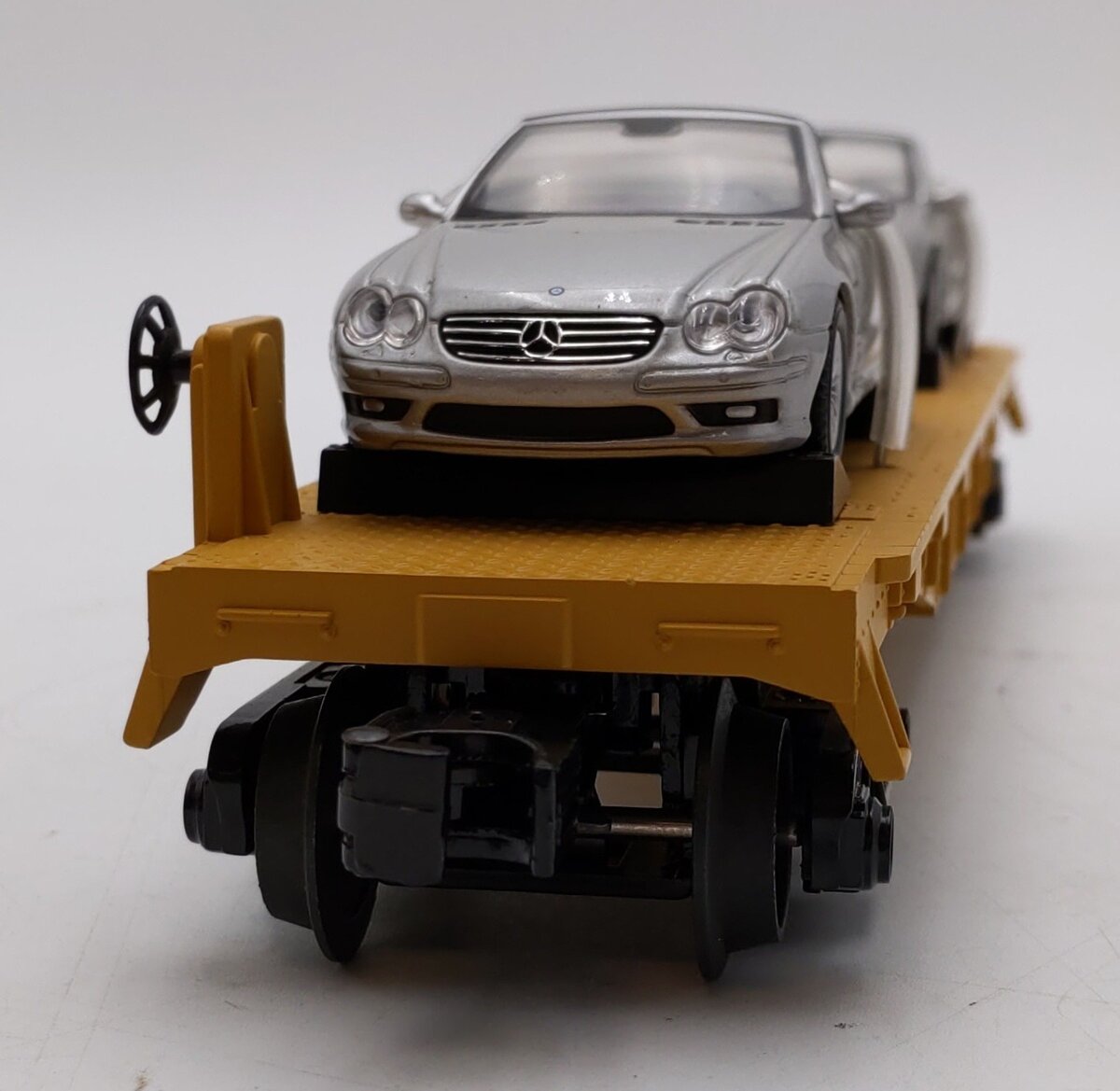 MTH 30-76167 O Gauge Union Pacific Flatcar with 2 SL55 Mercedes LN/Box