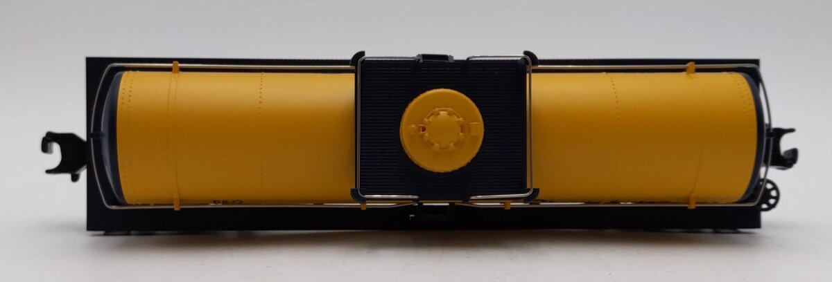 MTH 33-7303 O Gauge Chessie Tank Car #8210 LN/Box
