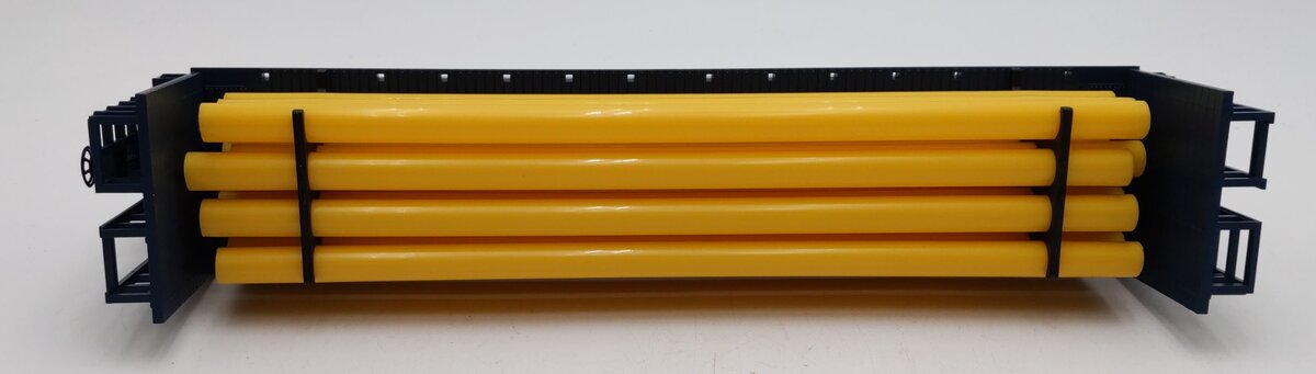 MTH Rail King O Gauge CSX Bulkhead Flat Car with Bulkheads & Pipe Load LN/Box