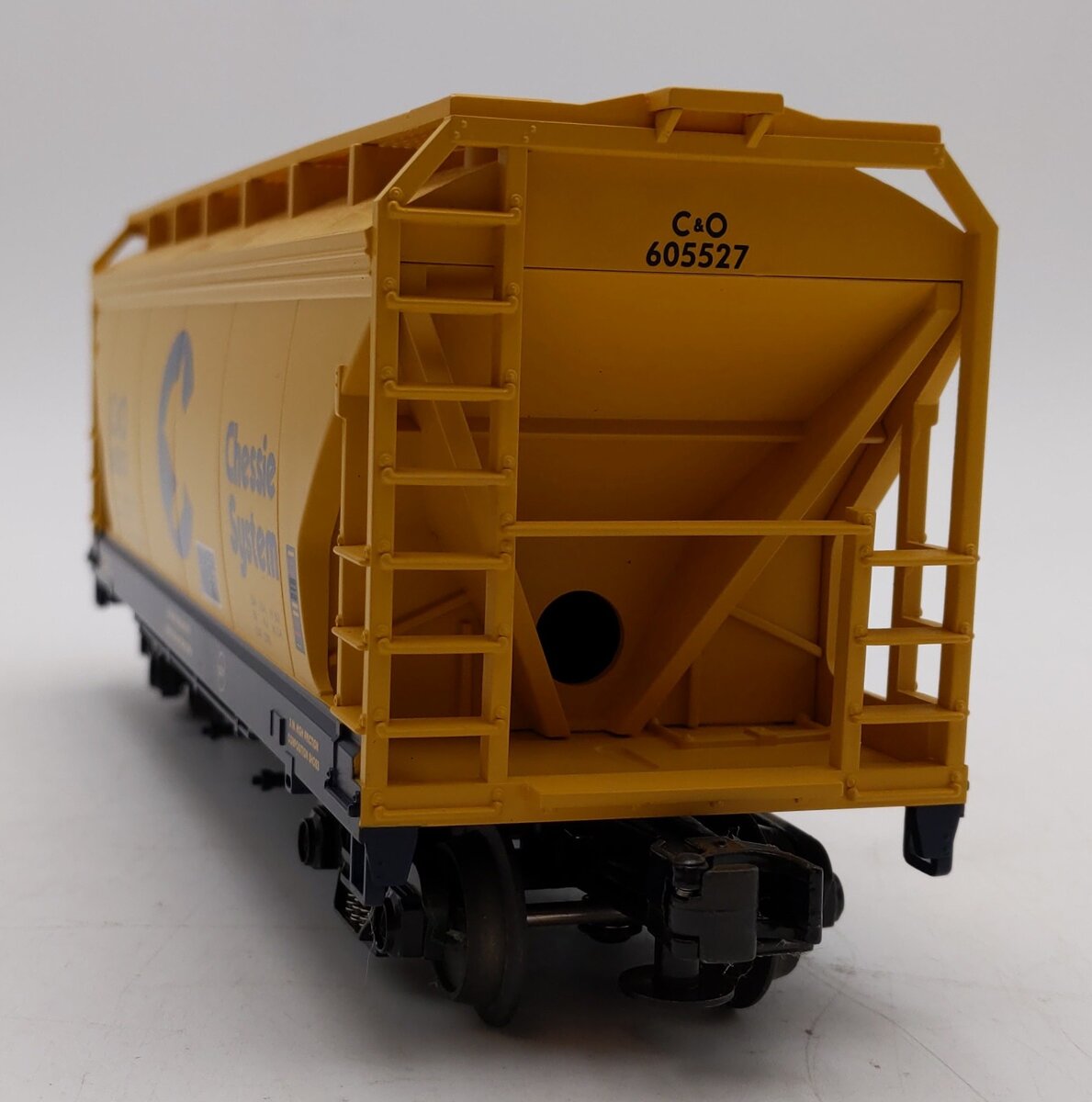 MTH 20-97422 O Gauge Chessie System 2-Bay Centerflow Hopper #605527 LN/Box