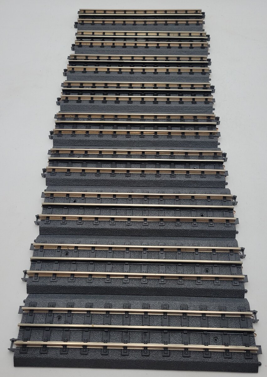 MTH 40-1001 RealTrax 10" Straight Track Sections [9] LN