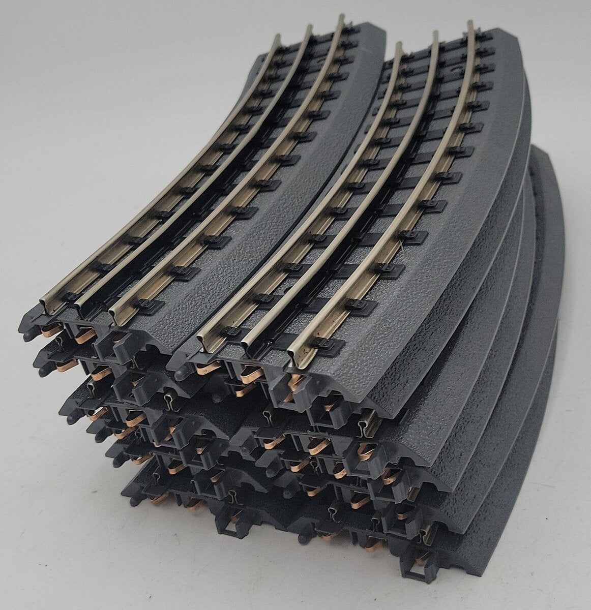 MTH 40-1042 RealTrax O42 Curved Solid Rail Track Sections (12) LN
