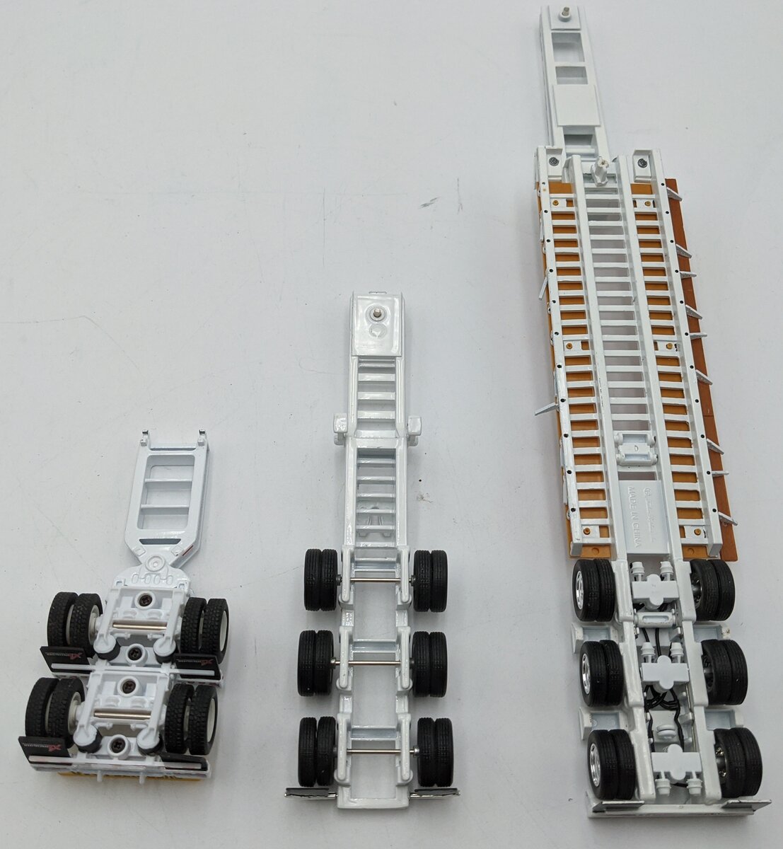 Tonkin 10005 1:50 Diecast Lowboy Trailer w/Dolly & Steer Trailer VG