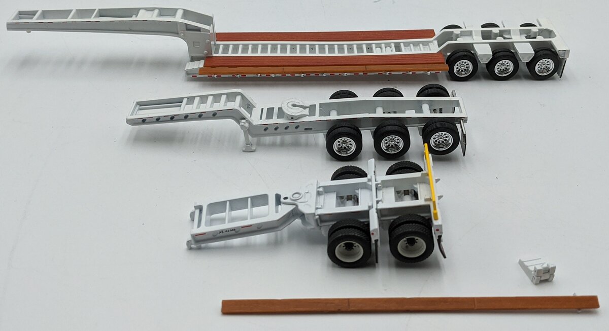 Tonkin 10005 1:50 Diecast Lowboy Trailer w/Dolly & Steer Trailer VG