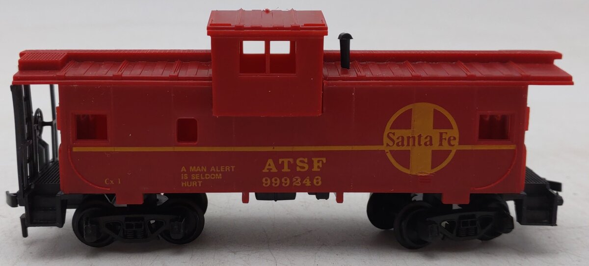 Model Power 9121 HO Scale Santa Fe Caboose Freight Car #999246 EX/Box
