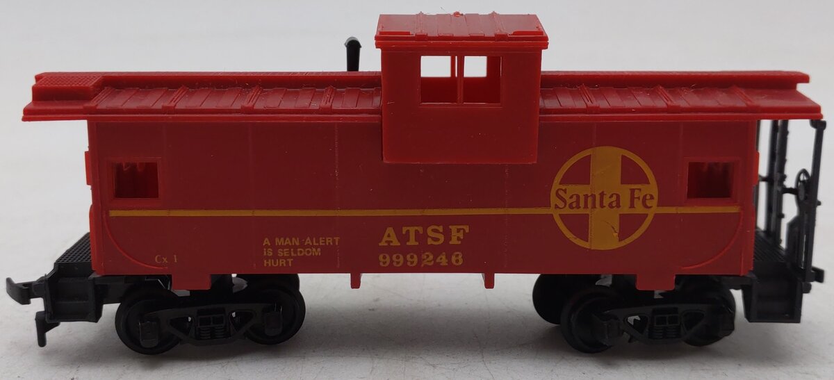 Model Power 9121 HO Scale Santa Fe Caboose Freight Car #999246 EX/Box