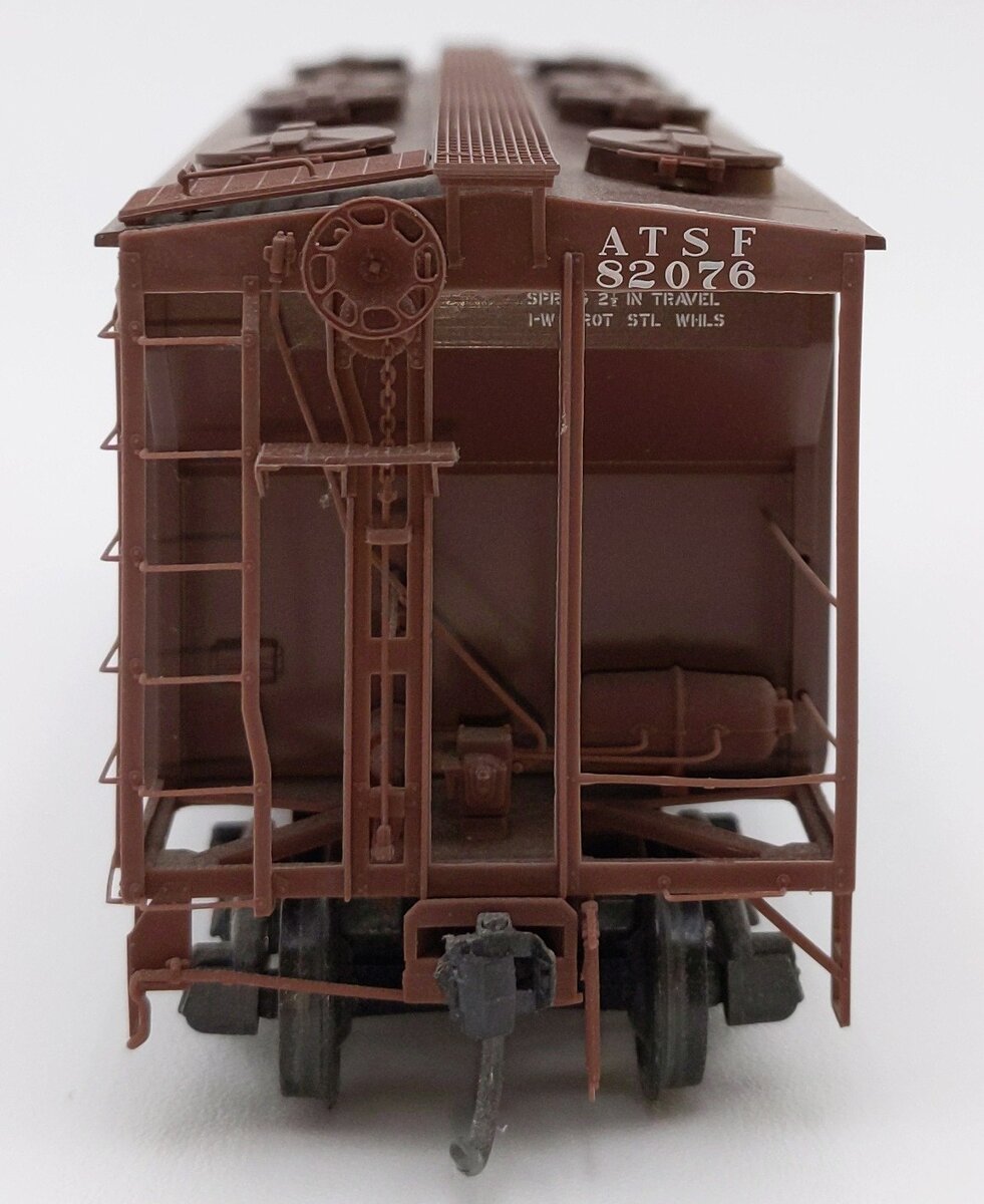 Kadee 8210 HO Scale ATSF 2003 Cubic Feet 2 Bay PS-2 Covered Hopper #82076 EX/Box