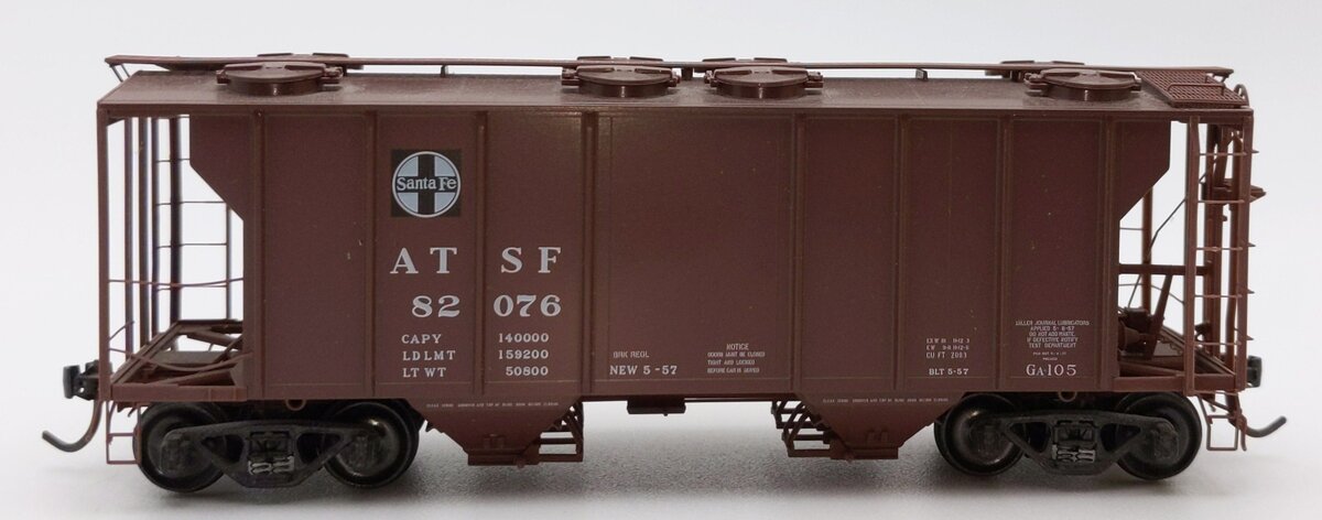 Kadee 8210 HO Scale ATSF 2003 Cubic Feet 2 Bay PS-2 Covered Hopper #82076 EX/Box