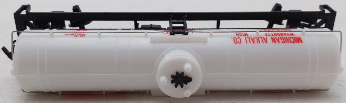 Model Power 8033 HO Scale Michigan Alkali Co. 40' Tank Car EX/Box