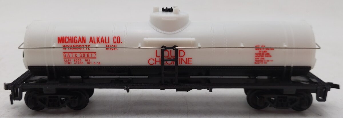 Model Power 8033 HO Scale Michigan Alkali Co. 40' Tank Car EX/Box
