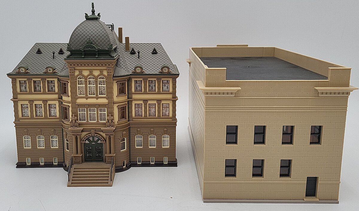 Vollmer, Kibri, & Other HO Scale Assorted Buildings: 3702, 25330, 38222 [7] EX