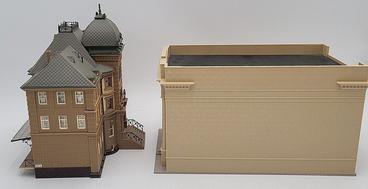 Vollmer, Kibri, & Other HO Scale Assorted Buildings: 3702, 25330, 38222 [7] EX