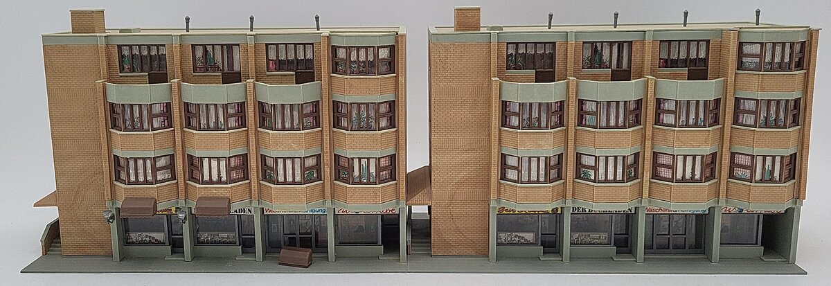 Vollmer, Kibri, & Other HO Scale Assorted Buildings: 3702, 25330, 38222 [7] EX