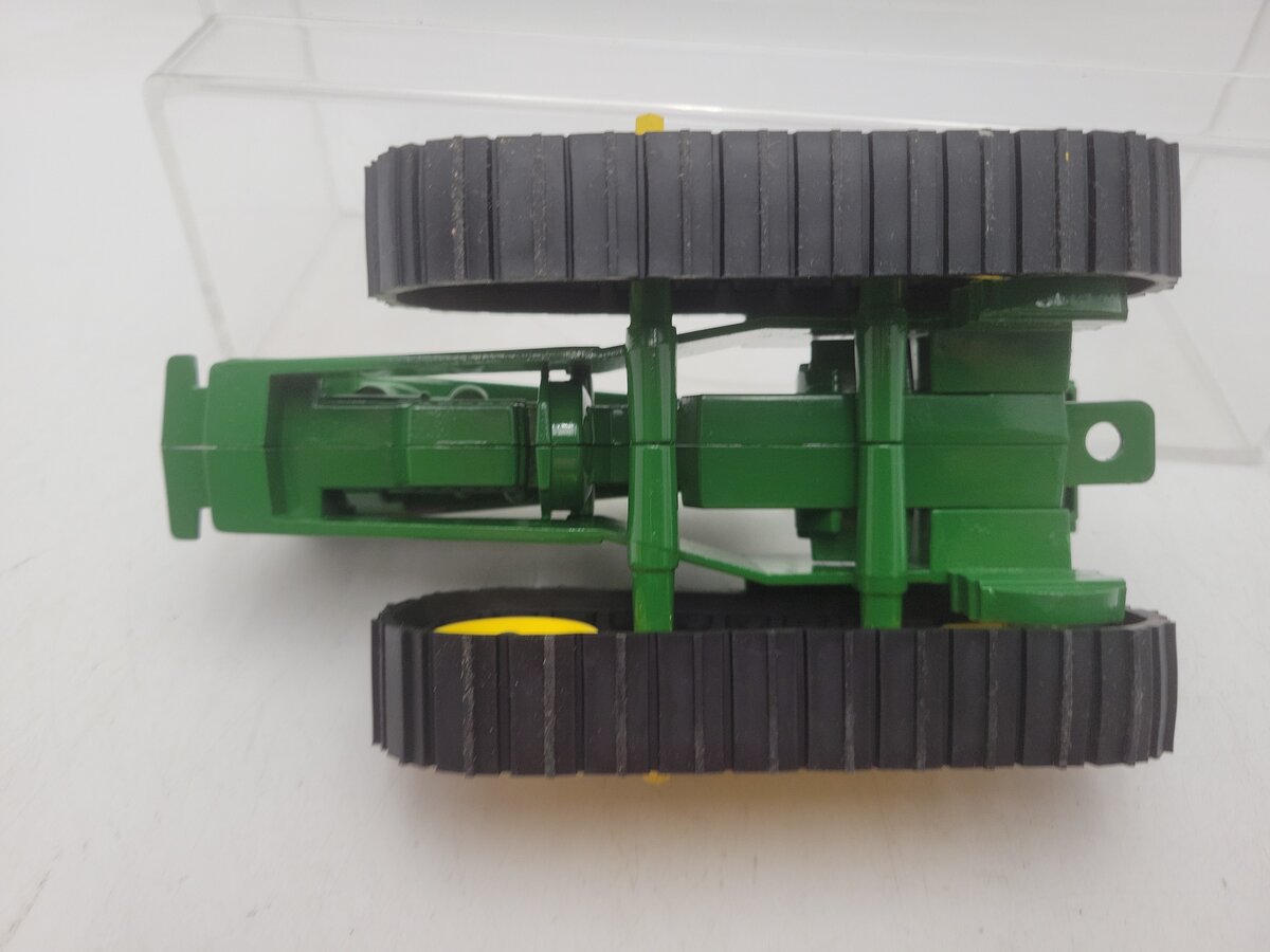 Liberty Classic 365 1:16 Scale By SpecCast John Deere Green MC Crawler Diecast EX/Box