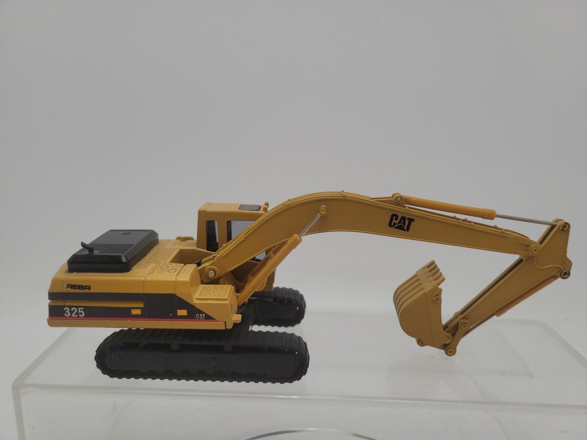 Caterpillar 325 1:50 Scale REGA CAT Mitsubishi Hydraulic Excavator Diecast EX/Box