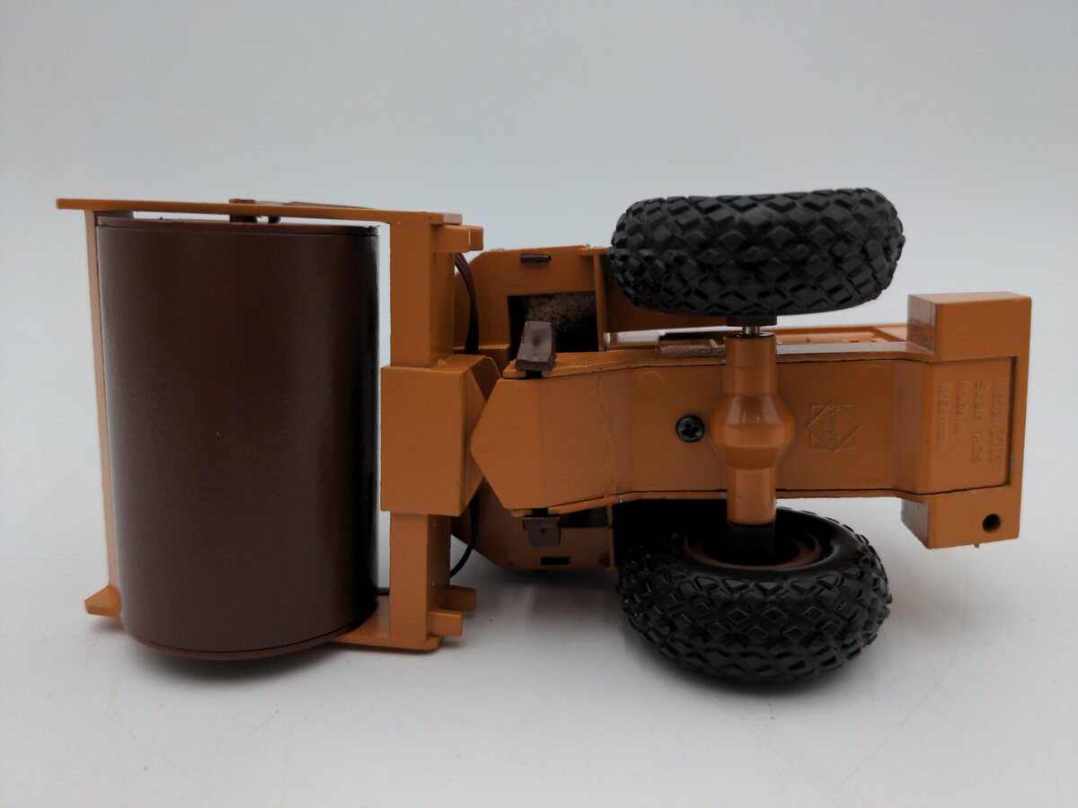 Conrad 2703 1:35 Scale Diecast 1102 Roller Compactor EX