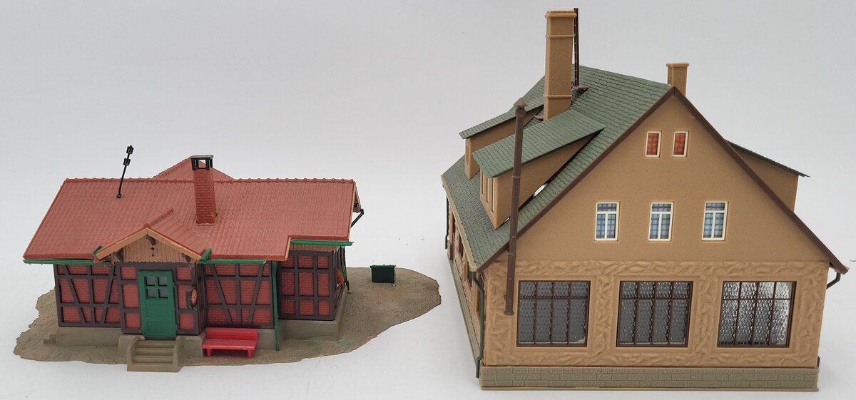 Vollmer, Faller, Kibri & Other HO Scale Assorted Buildings: 43560, 20745 [6] EX