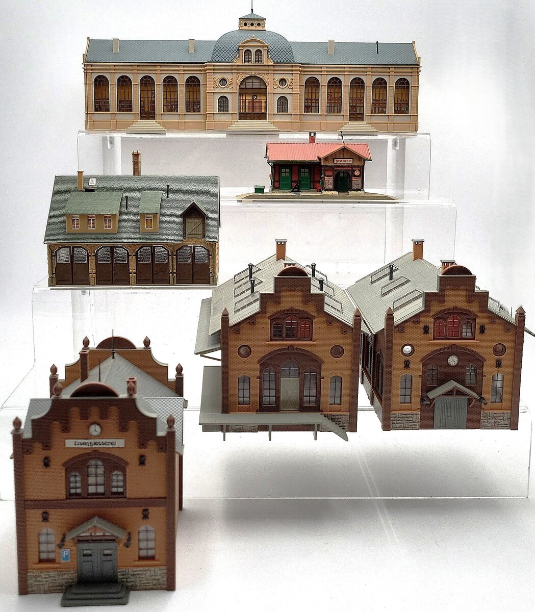 Vollmer, Faller, Kibri & Other HO Scale Assorted Buildings: 43560, 20745 [6] EX