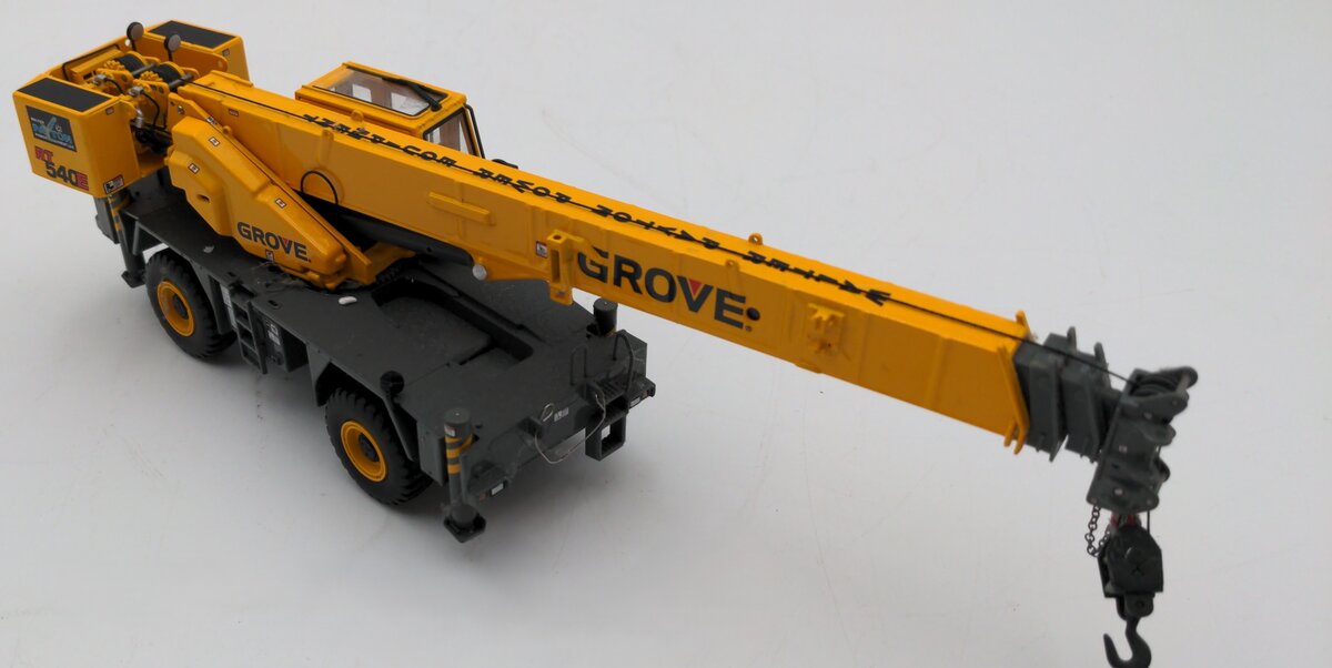 TWH Collectibles 1:50 Scale Diecast Grove RT540E Rough-Terrain Crane LN/Box