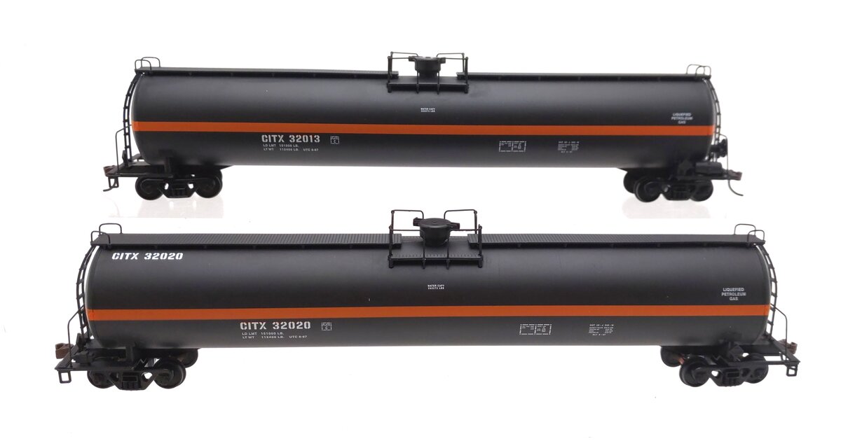Walthers 932-27304 HO Cities Service 33,000 Gallon LPG Tank Cars (Set of 2) EX/Box