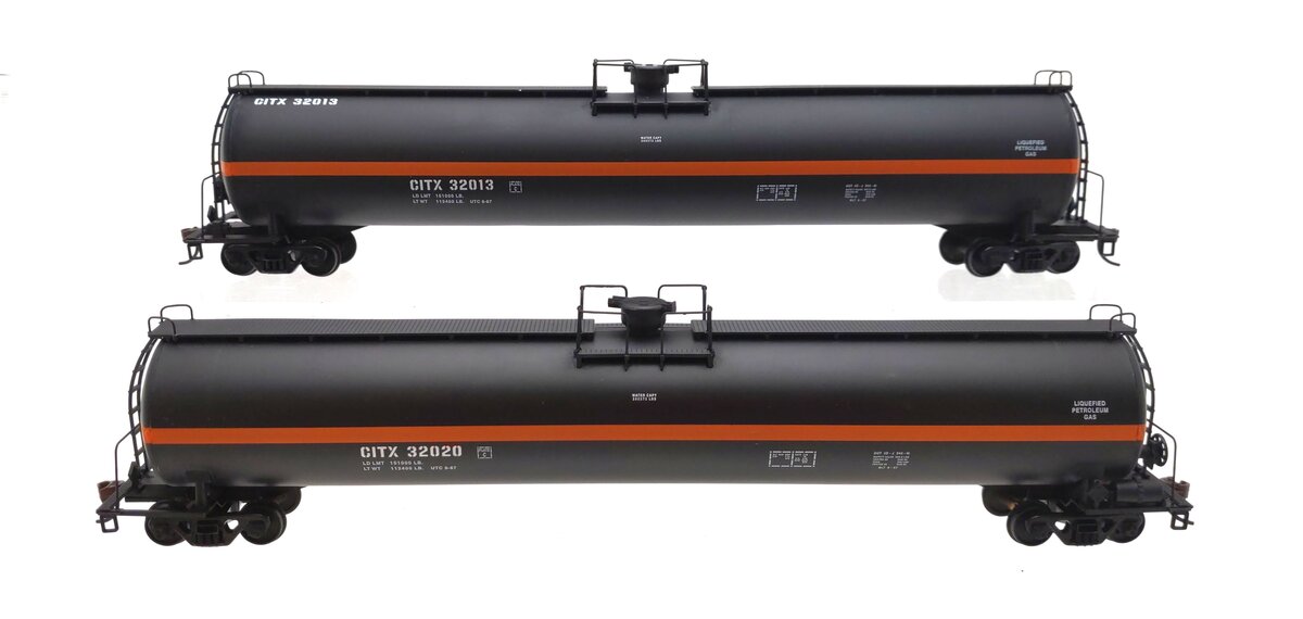 Walthers 932-27304 HO Cities Service 33,000 Gallon LPG Tank Cars (Set of 2) EX/Box