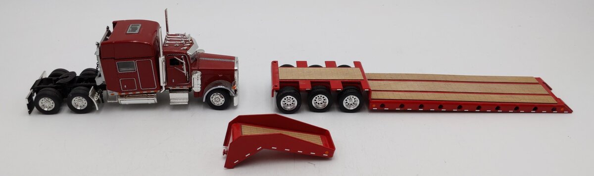 Unknown Manufacturer 1:50 Scale Peterbilt Semi-Truck w/Tri-Axle Lowboy EX