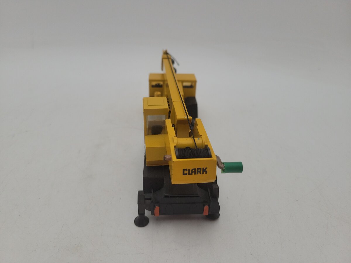 Gescha 3073 1:50 Scale Clark 720CM Mobile Crane Truck Diecast Model NIB