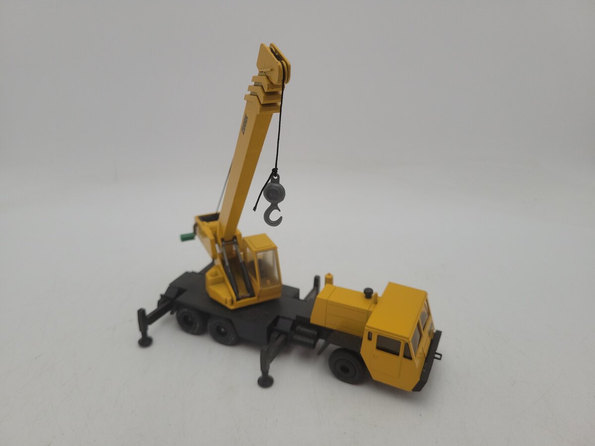 Gescha 3073 1:50 Scale Clark 720CM Mobile Crane Truck Diecast Model NIB