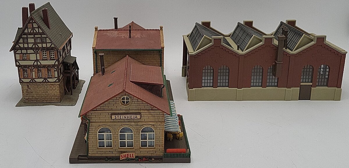 Kibri & Vollmer HO Assorted Buildings: 53452, 8352, 8354, 53504, 838, 39462 [8] EX