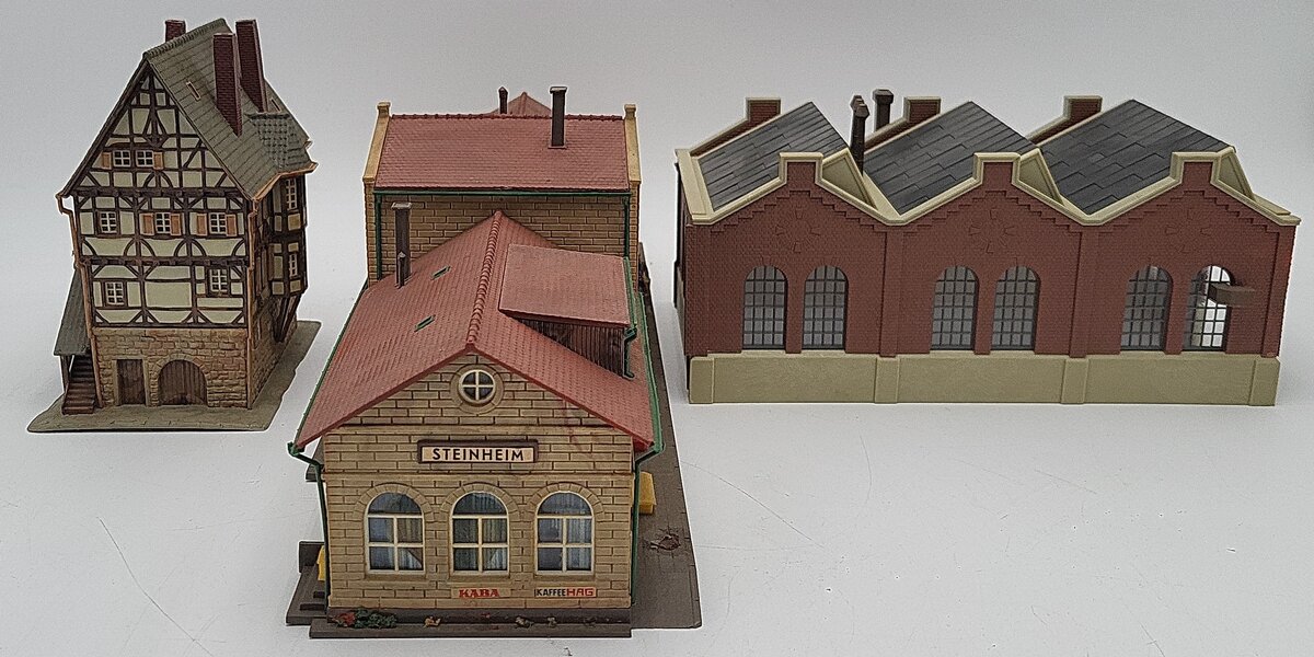 Kibri & Vollmer HO Assorted Buildings: 53452, 8352, 8354, 53504, 838, 39462 [8] EX