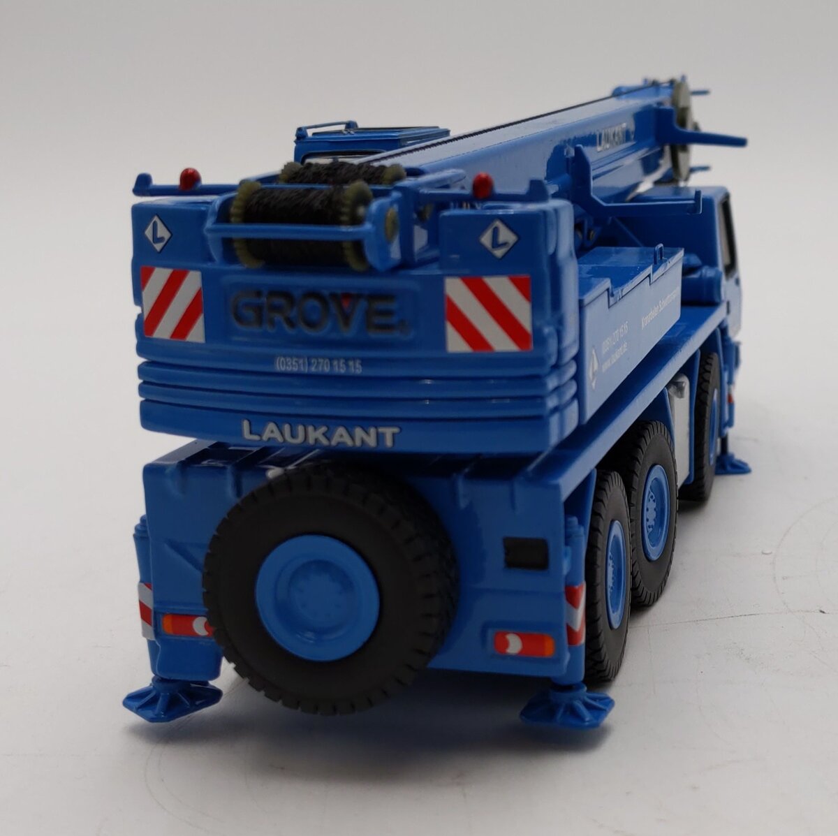 TWH Collectibles 1:50 Scale Grove GMK3055 3-Axle Mobile Crane EX