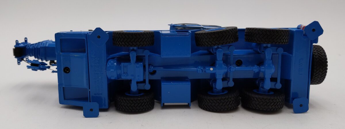 TWH Collectibles 1:50 Scale Grove GMK3055 3-Axle Mobile Crane EX