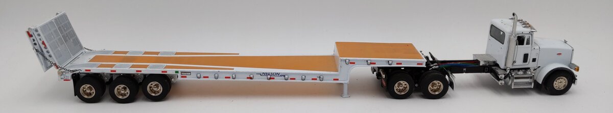 Sword Models SW2027-W 1:50 White Peterbilt 379 Tractor w/Nelson Ramp Trailer NEW