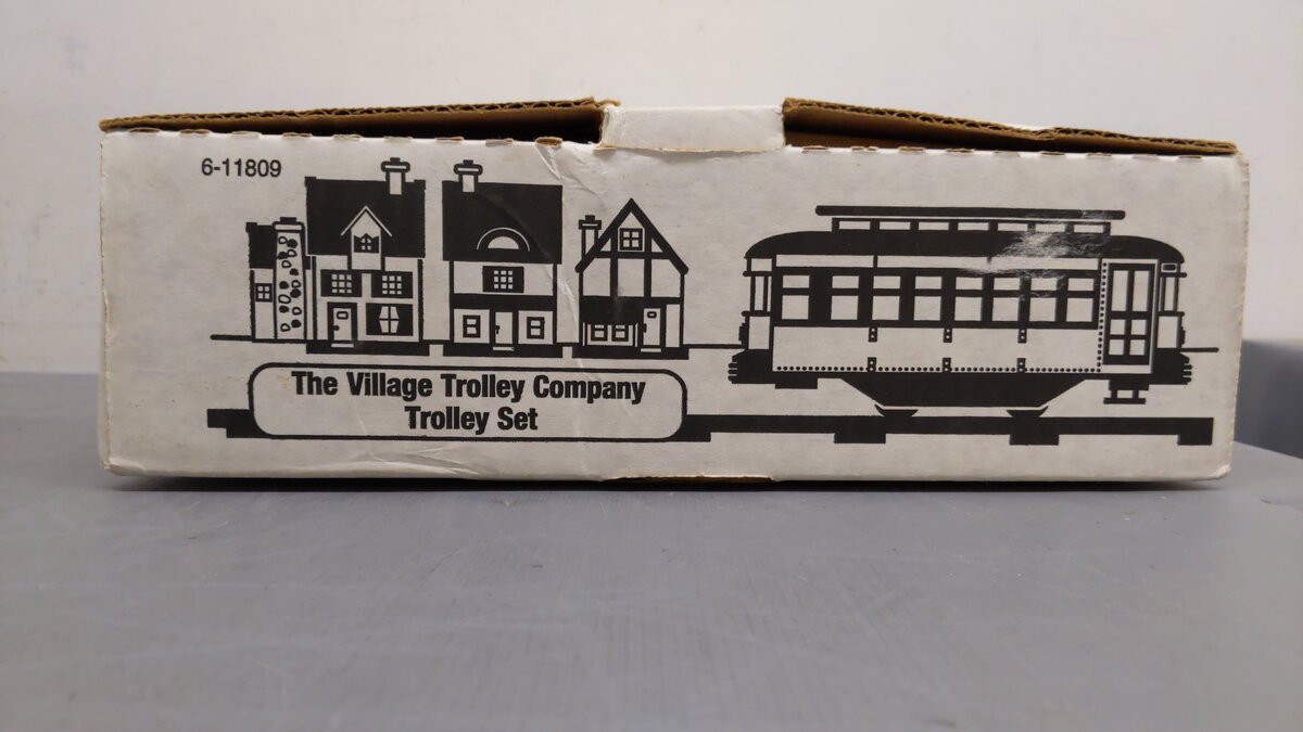 Lionel 6-11809 O Gauge The Village Trolley Christmas Train Set EX/Box