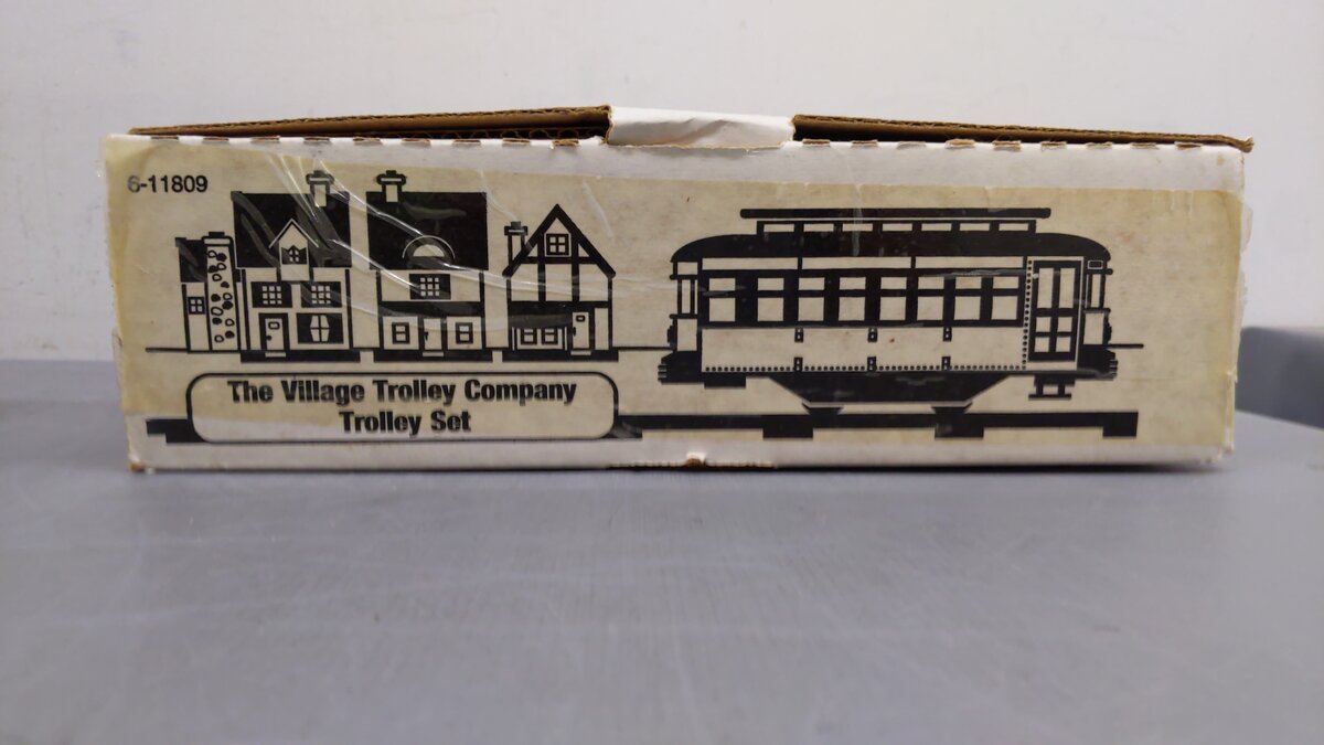 Lionel 6-11809 O Gauge The Village Trolley Christmas Train Set EX/Box