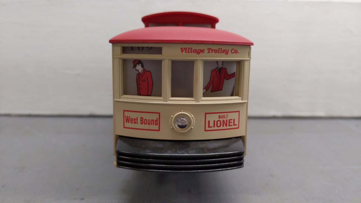 Lionel 6-11809 O Gauge The Village Trolley Christmas Train Set EX/Box