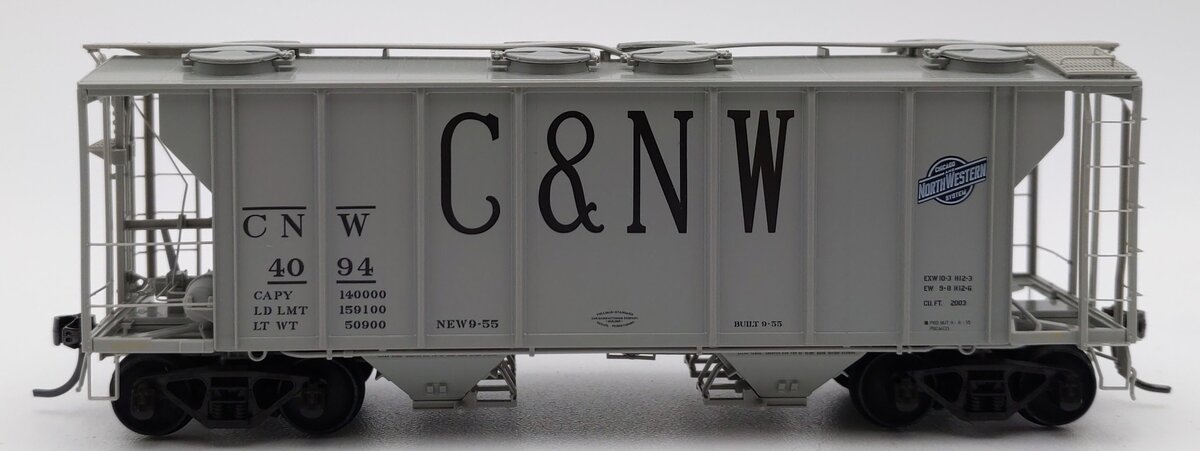 Kadee 8657 HO Scale C&NW PS-2 2-Bay Covered Hopper Car #4094 EX/Box