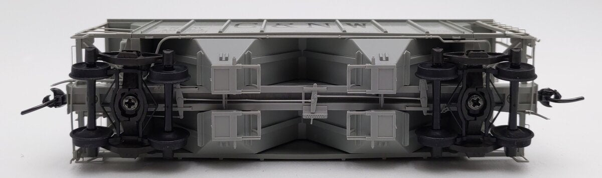 Kadee 8657 HO Scale C&NW PS-2 2-Bay Covered Hopper Car #4094 EX/Box