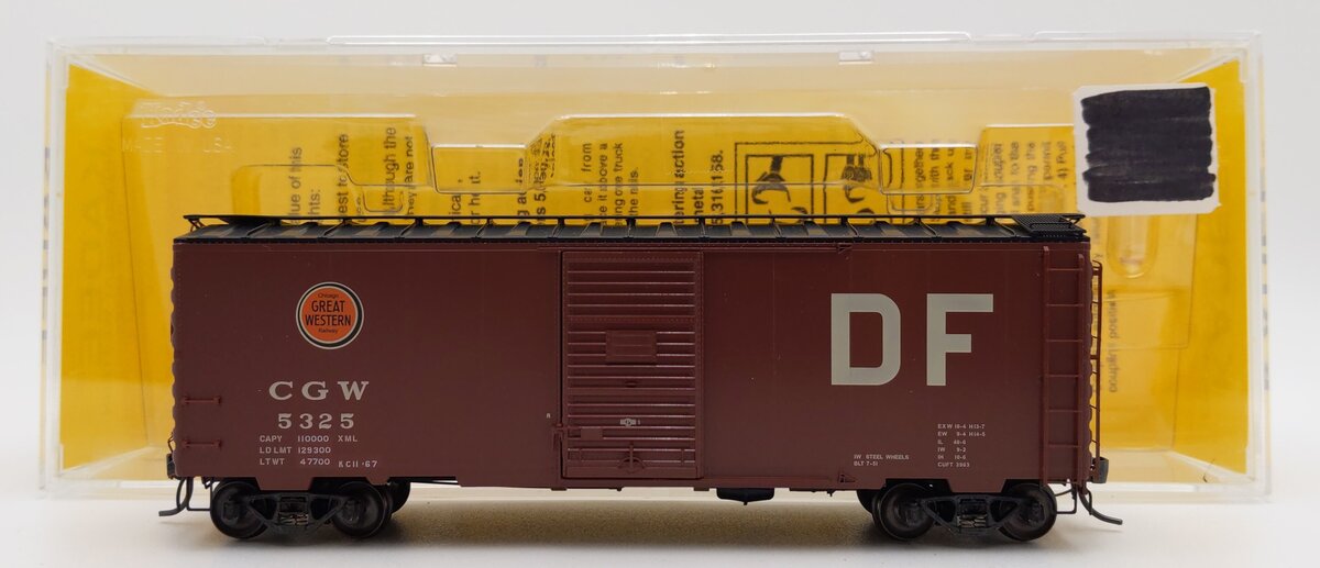 Kadee 4050 Ho Scale Chicago & North Western 40' PS-1 Boxcar #5325 EX/Box
