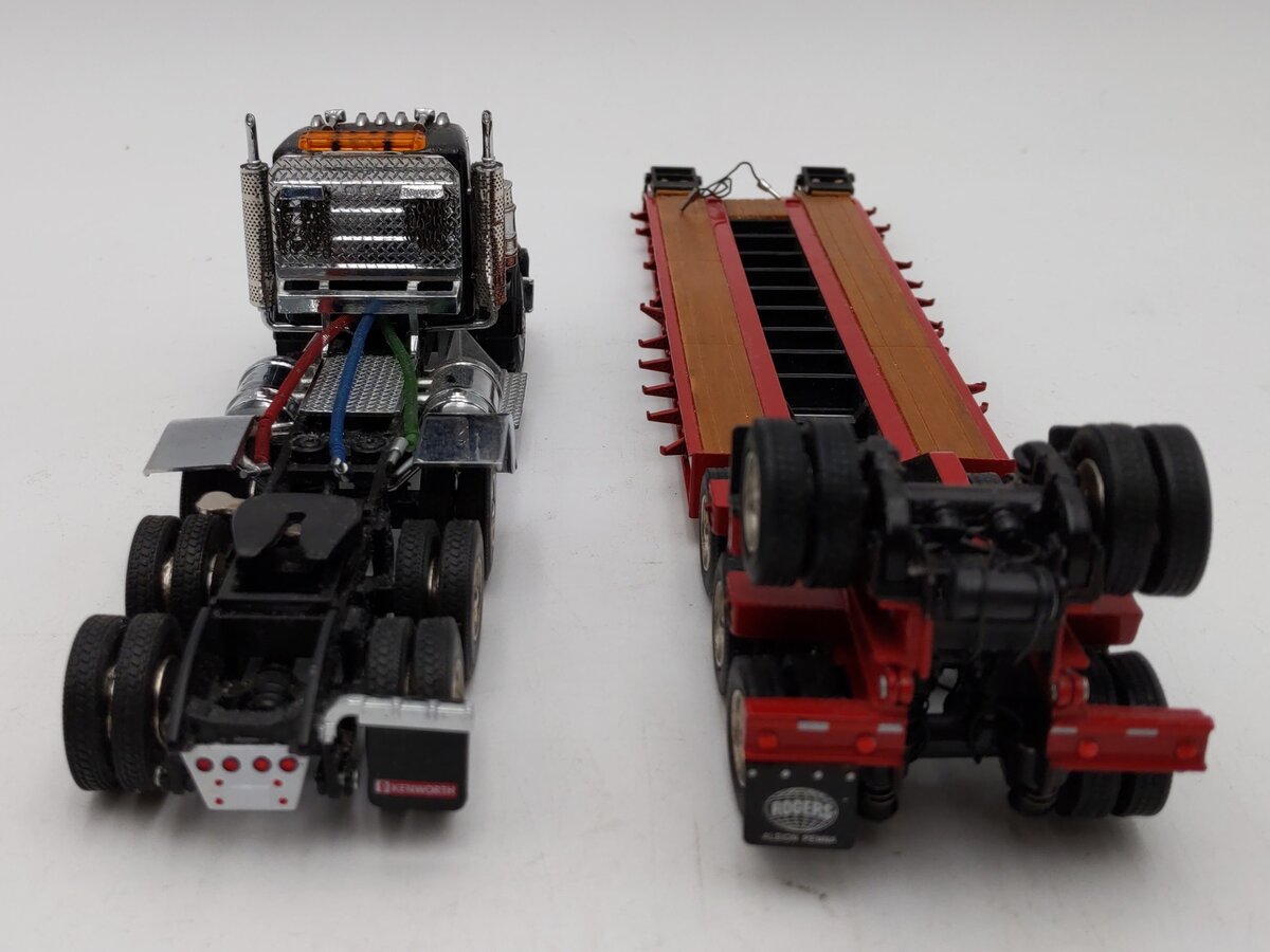 WSI Models 1:50 Scale Kenworth T800 Tractor w/Mammoet Lowloader VG