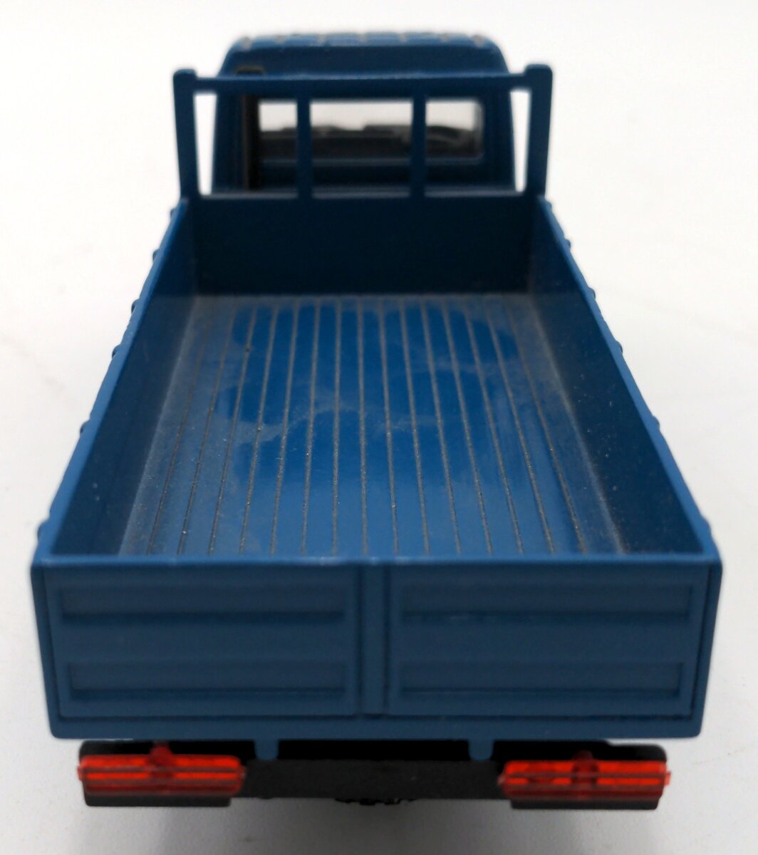 NZG 445 1:43 Scale Diecast Mercedes-Benz MB 800 LKW Flat Bed Truck LN/Box