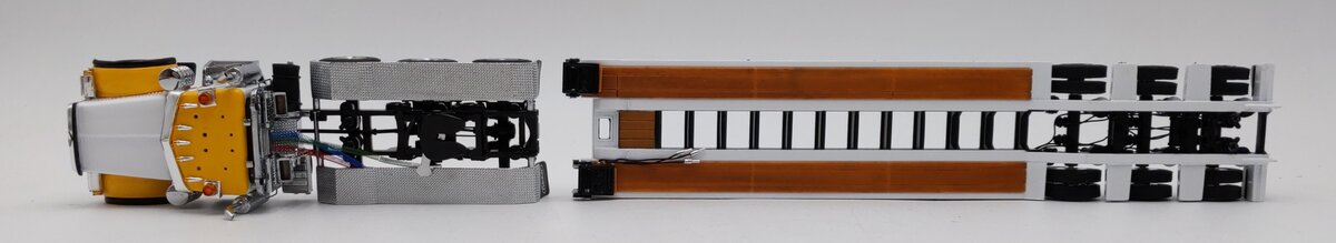 Sword Models 1:50 Scale Peterbilt 379 truck w/Rogers Lowboy VG