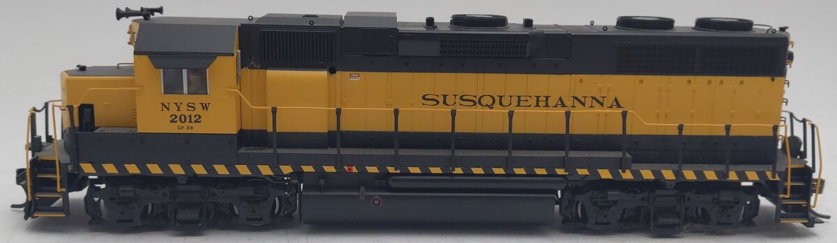 Atlas 9126 HO Scale NYSW GP-38 Low Nose Locomotive #2012 EX/Box